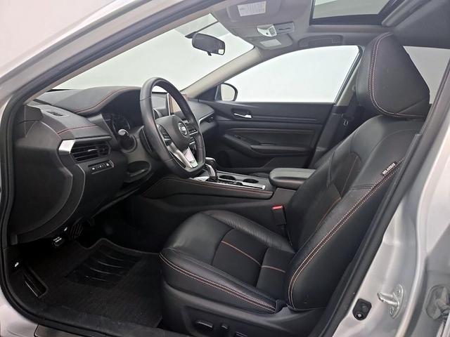 Photo of 2019 Silver Nissan Altima