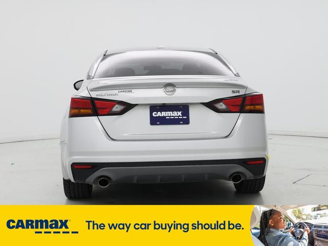 Photo of 2019 Silver Nissan Altima