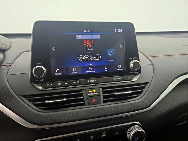 Photo of 2019 Silver Nissan Altima