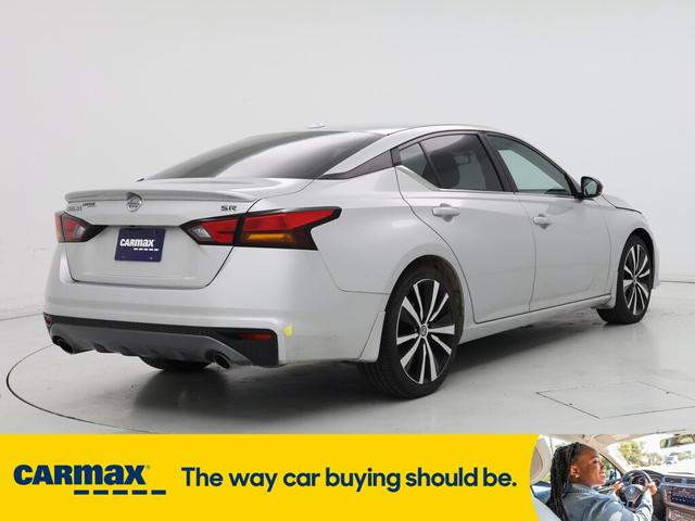 Photo of 2019 Silver Nissan Altima