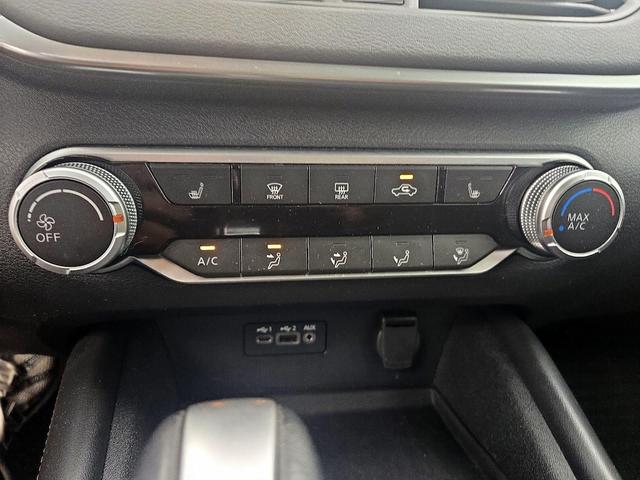 Photo of 2019 Silver Nissan Altima