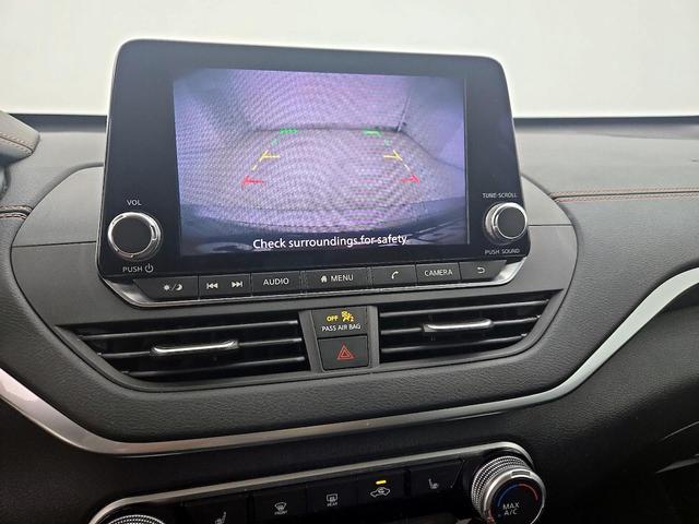 Photo of 2019 Silver Nissan Altima