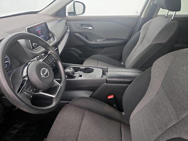 Photo of 2023 White Nissan Rogue