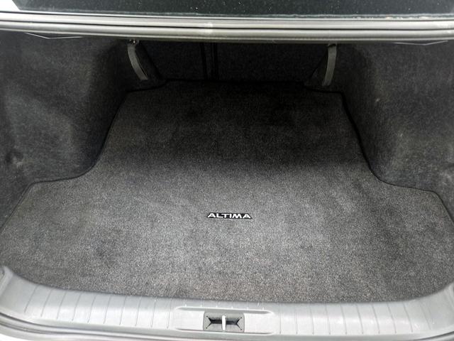 Photo of 2018 Gray Nissan Altima