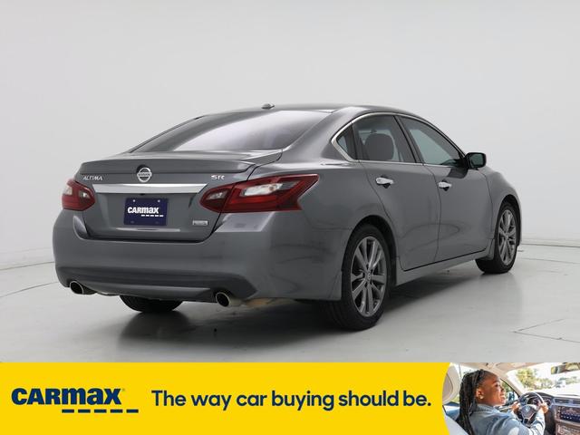 Photo of 2018 Gray Nissan Altima