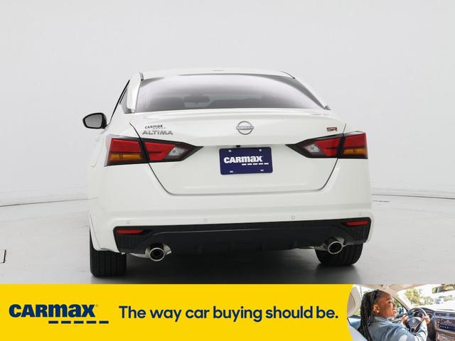 Photo of 2024 Pearl Nissan Altima