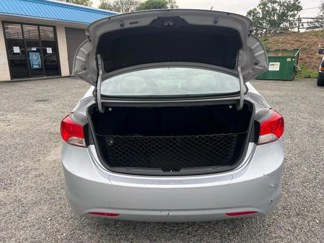 Photo of 2013 Radiant Silver Hyundai ELANTRA