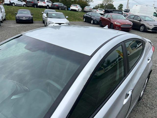 Photo of 2013 Radiant Silver Hyundai ELANTRA