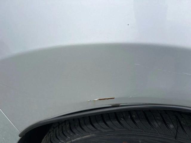 Photo of 2013 Radiant Silver Hyundai ELANTRA