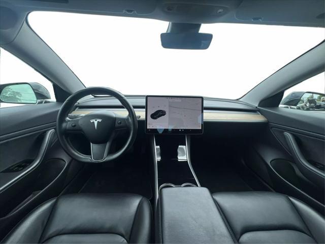 Photo of 2019 Solid Black Tesla Model 3