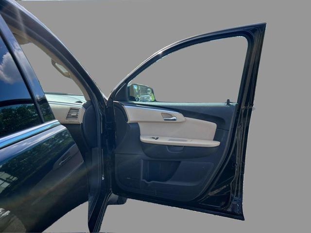 Photo of 2012 Black Granite Metallic Chevrolet Traverse