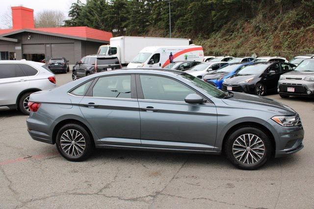 Photo of 2021 Platinum Gray Metallic Volkswagen Jetta