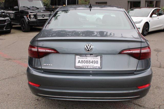 Photo of 2021 Platinum Gray Metallic Volkswagen Jetta