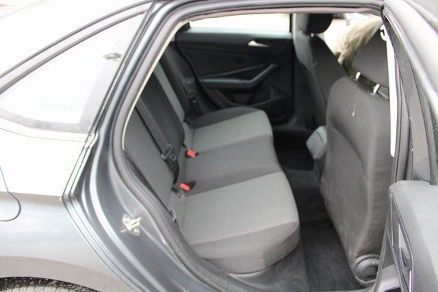 Photo of 2021 Platinum Gray Metallic Volkswagen Jetta