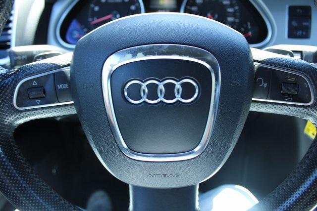 Photo of 2011 Orca Black Metallic Audi Q7