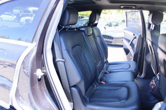 Photo of 2011 Orca Black Metallic Audi Q7