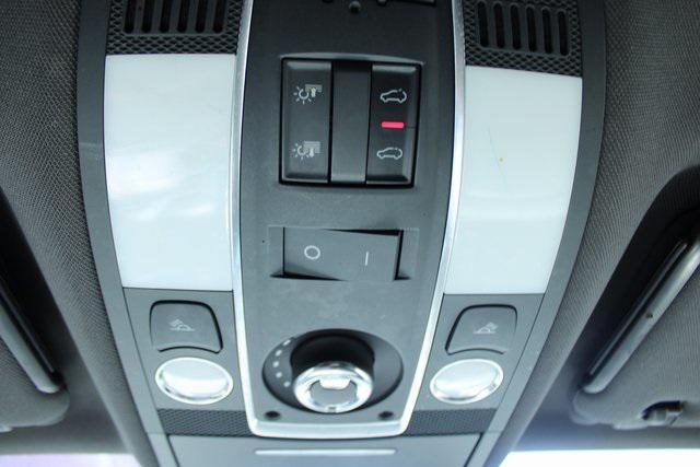 Photo of 2011 Orca Black Metallic Audi Q7