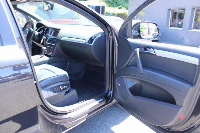 Photo of 2011 Orca Black Metallic Audi Q7