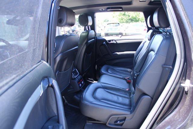 Photo of 2011 Orca Black Metallic Audi Q7