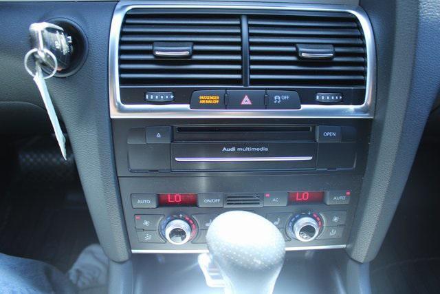 Photo of 2011 Orca Black Metallic Audi Q7