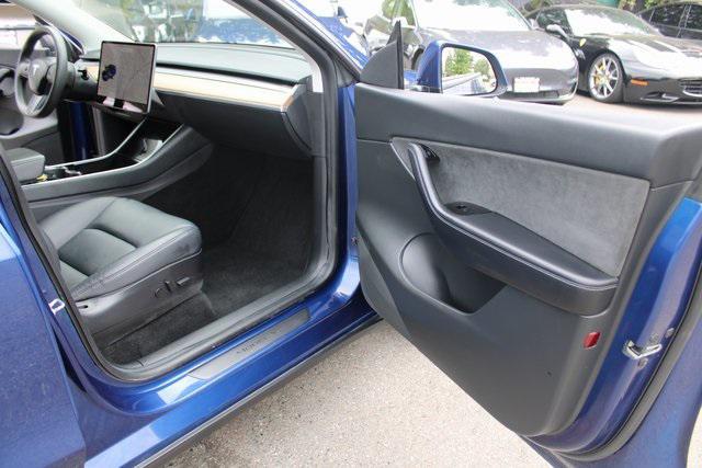Photo of 2020 Deep Blue Metallic Tesla Model Y