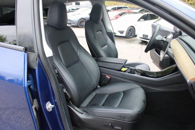 Photo of 2020 Deep Blue Metallic Tesla Model Y