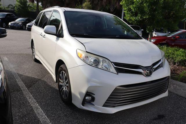 Photo of 2020 Blizzard Pearl Toyota Sienna