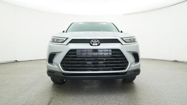 Photo of 2025 Celestial Silver Metallic Toyota Grand Highlander Hybrid