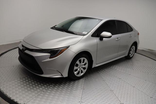 Photo of 2025 Classic Silver Metallic Toyota Corolla