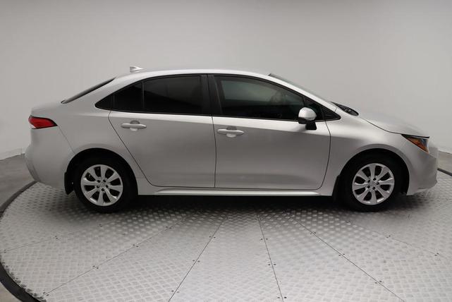 Photo of 2025 Classic Silver Metallic Toyota Corolla