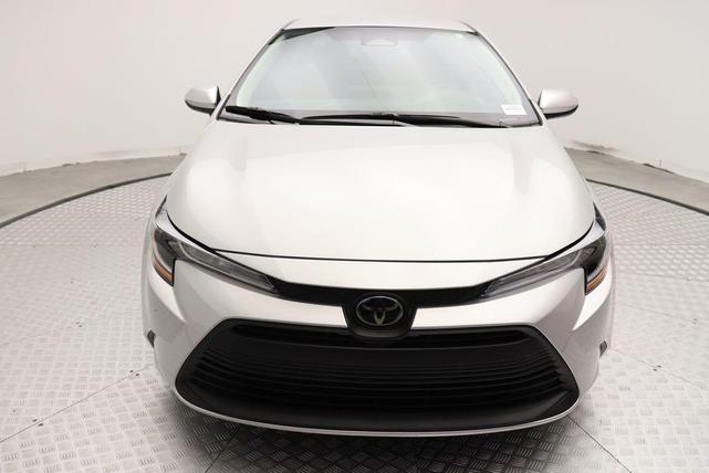 Photo of 2025 Classic Silver Metallic Toyota Corolla