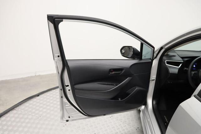 Photo of 2025 Classic Silver Metallic Toyota Corolla