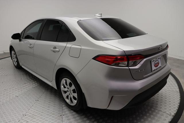 Photo of 2025 Classic Silver Metallic Toyota Corolla