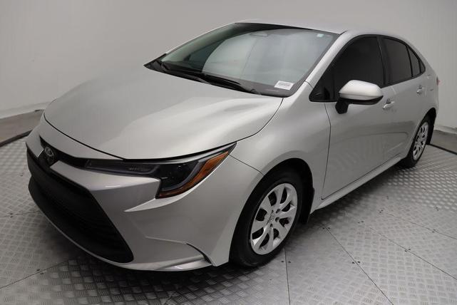 Photo of 2025 Classic Silver Metallic Toyota Corolla
