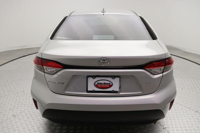 Photo of 2025 Classic Silver Metallic Toyota Corolla