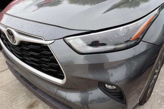 Photo of 2021 Magnetic Gray Metallic Toyota Highlander