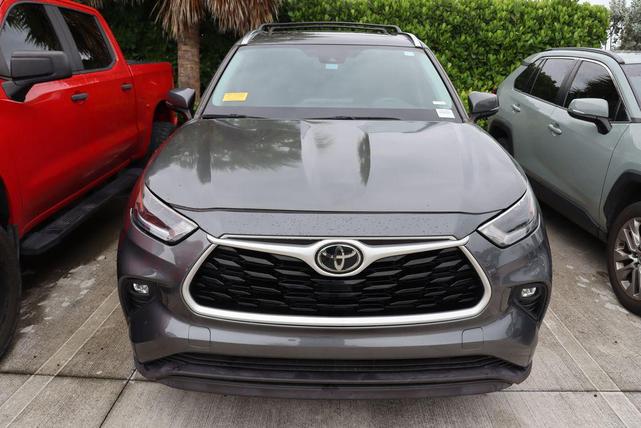 Photo of 2021 Magnetic Gray Metallic Toyota Highlander