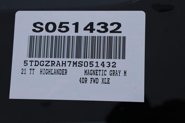 Photo of 2021 Magnetic Gray Metallic Toyota Highlander