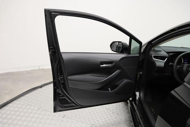 Photo of 2021 Black Sand Pearl Toyota Corolla
