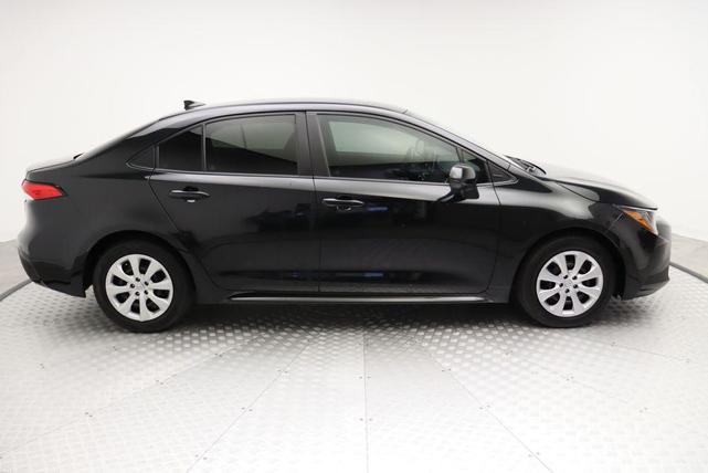 Photo of 2021 Black Sand Pearl Toyota Corolla