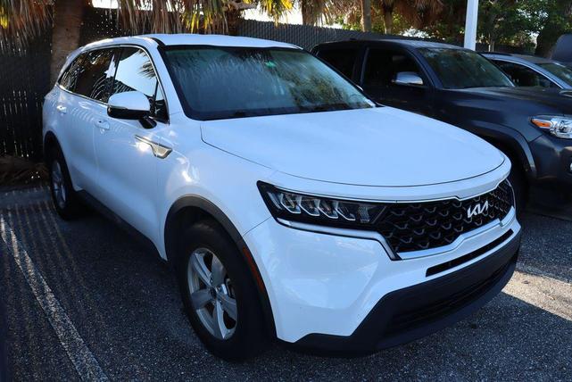 Photo of 2023 Glacial White Pearl Kia Sorento