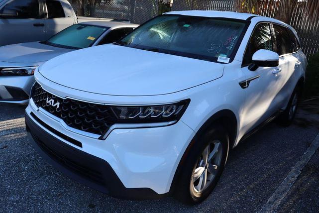 Photo of 2023 Glacial White Pearl Kia Sorento