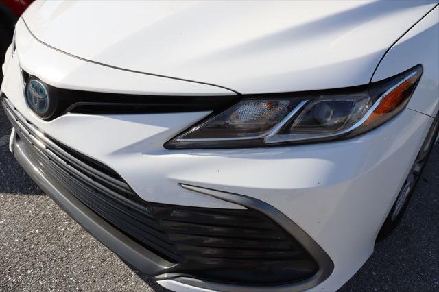 Photo of 2022 White Toyota Camry