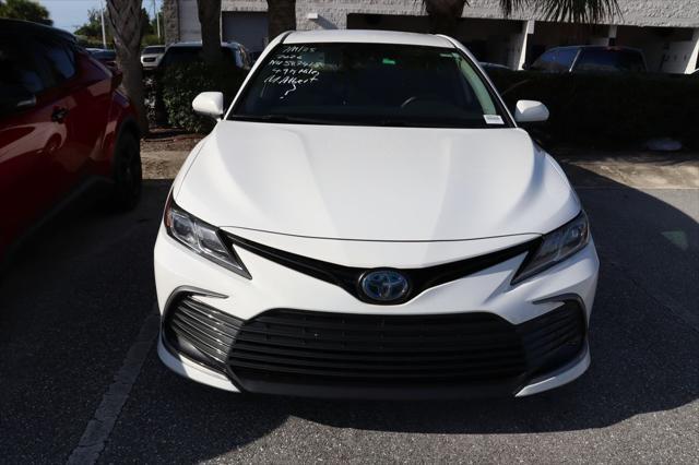 Photo of 2022 White Toyota Camry