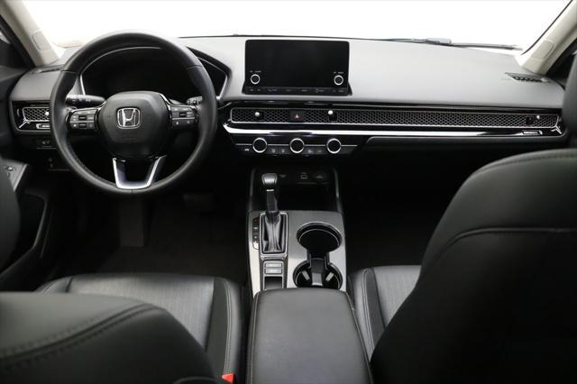 Photo of 2023 Platinum White Honda Civic