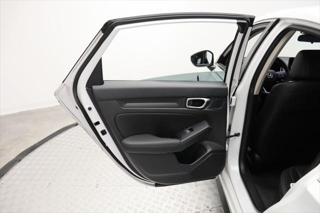Photo of 2023 Platinum White Honda Civic