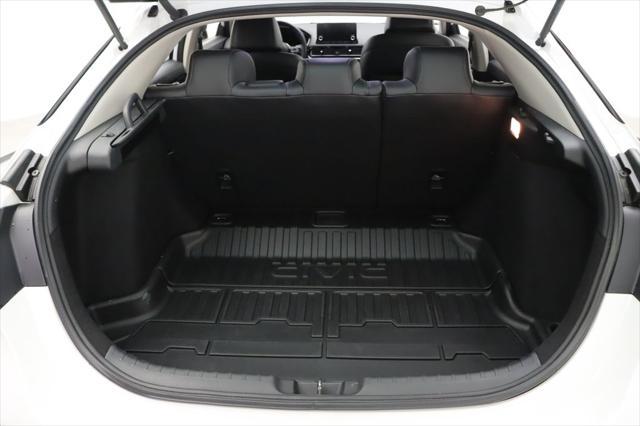 Photo of 2023 Platinum White Honda Civic