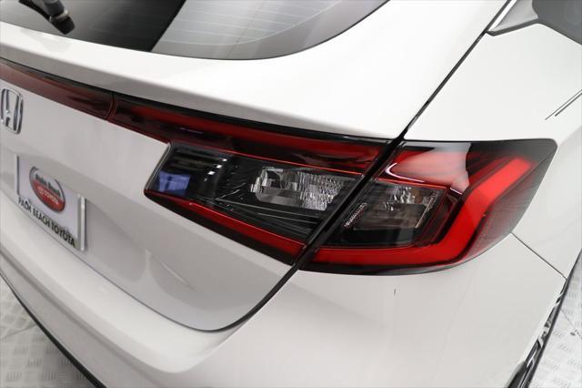 Photo of 2023 Platinum White Honda Civic
