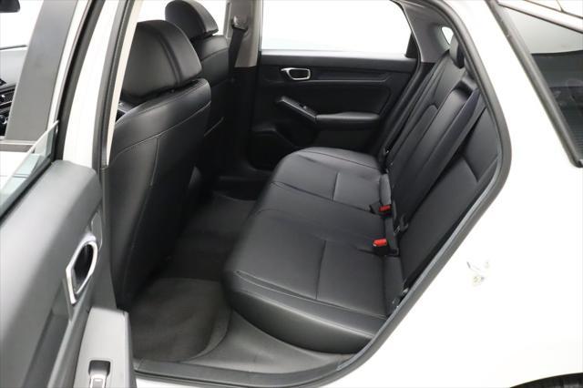 Photo of 2023 Platinum White Honda Civic
