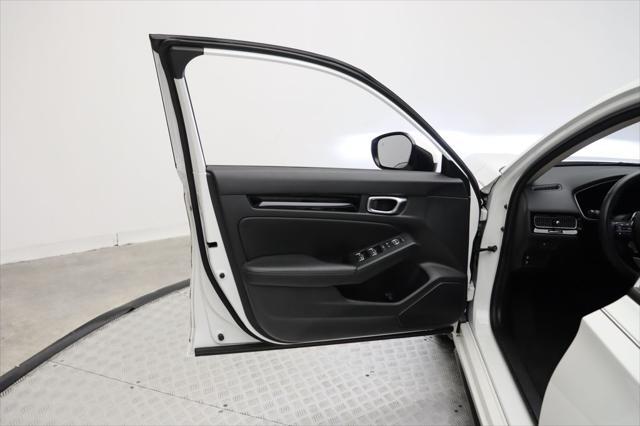 Photo of 2023 Platinum White Honda Civic